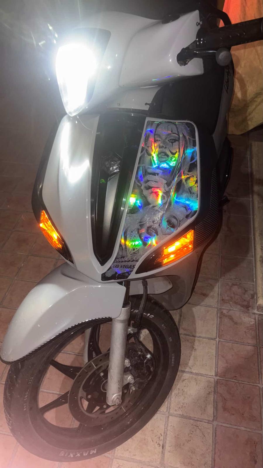 Grafica Scudo Piaggio Liberty iGet 50 Personalizzata – MotoWrapDesign