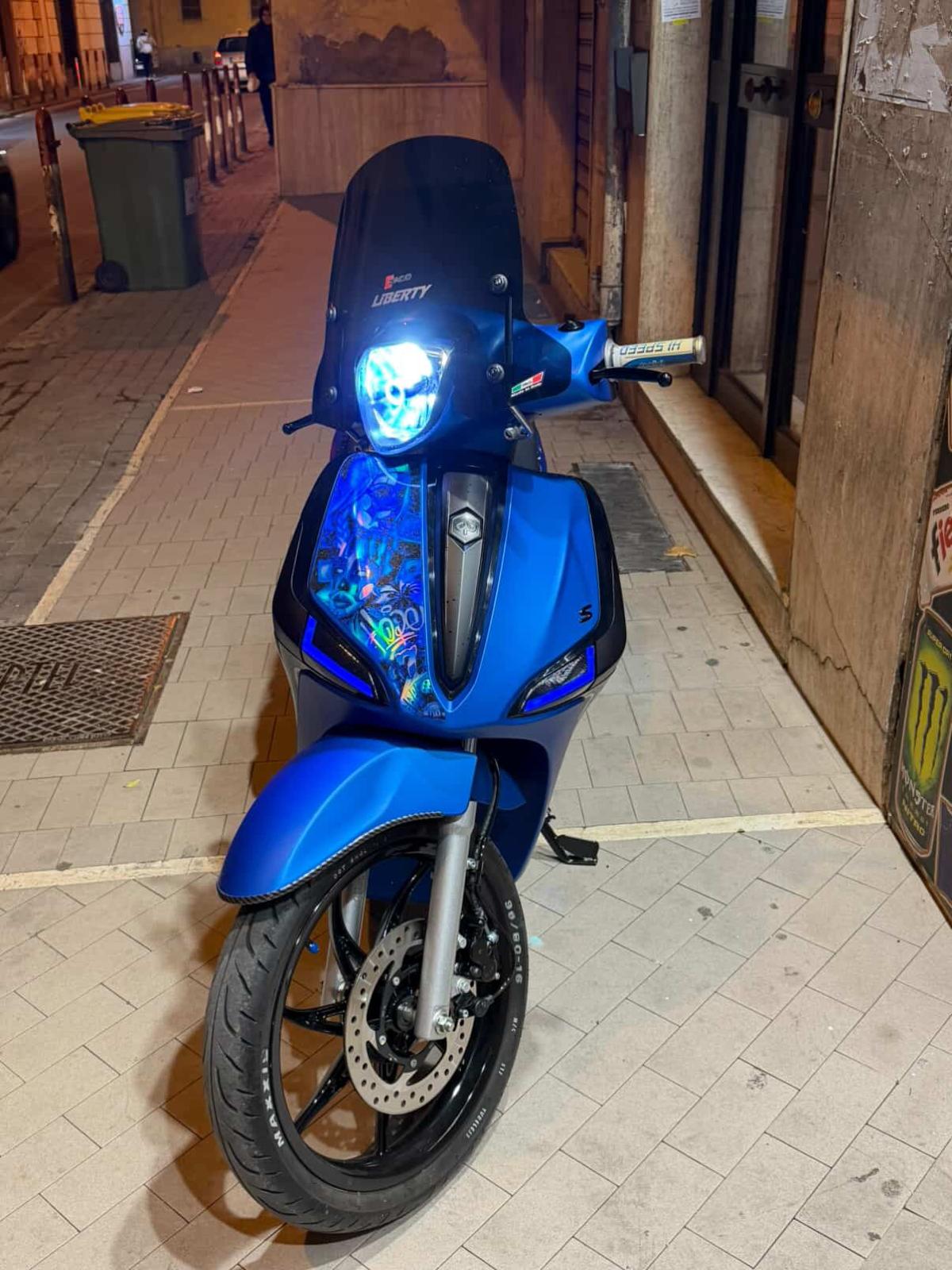 Grafica Scudo Piaggio Liberty iGet 50 Personalizzata – MotoWrapDesign
