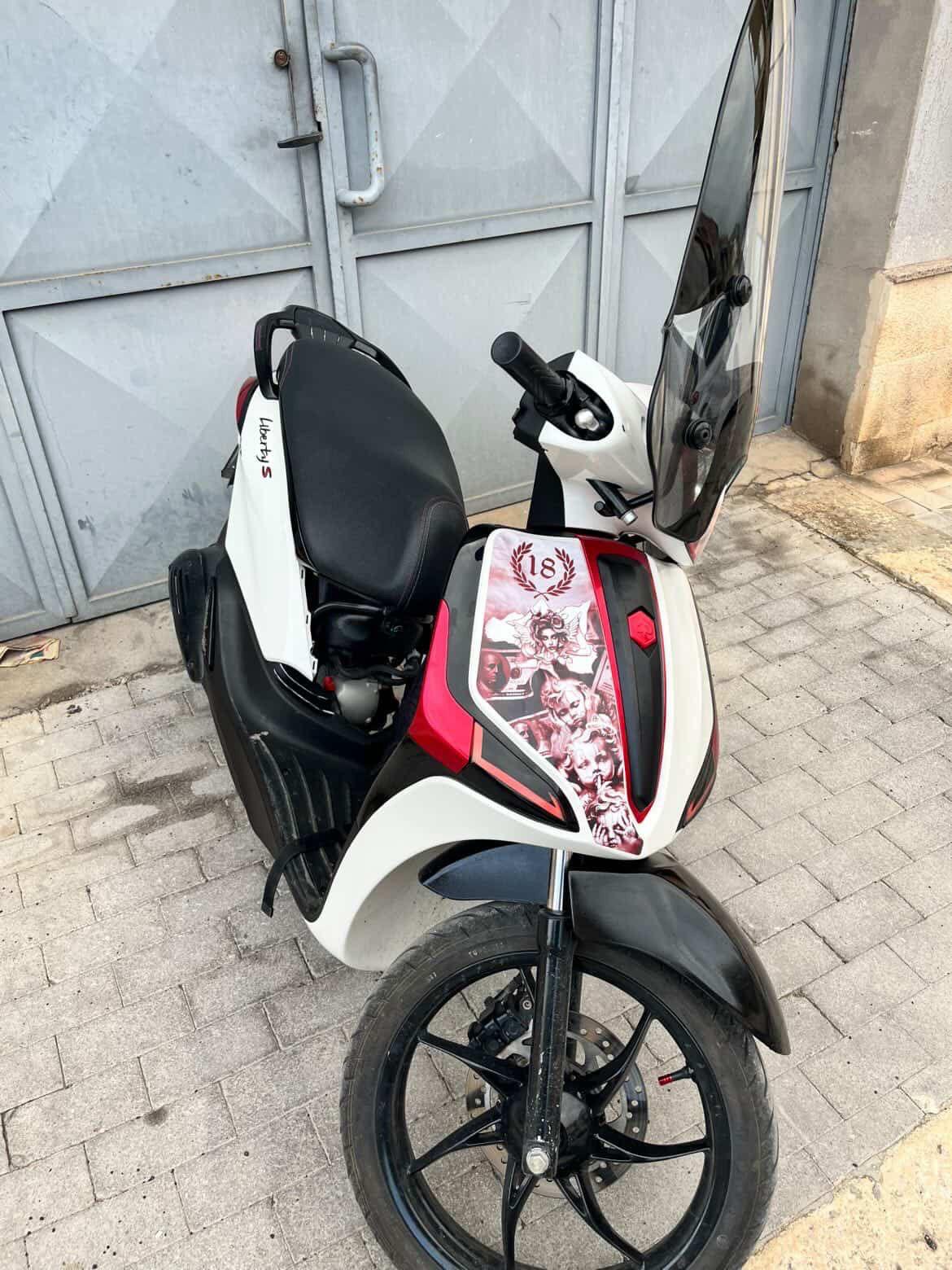 Grafica Scudo Piaggio Liberty iGet 50 Personalizzata – MotoWrapDesign
