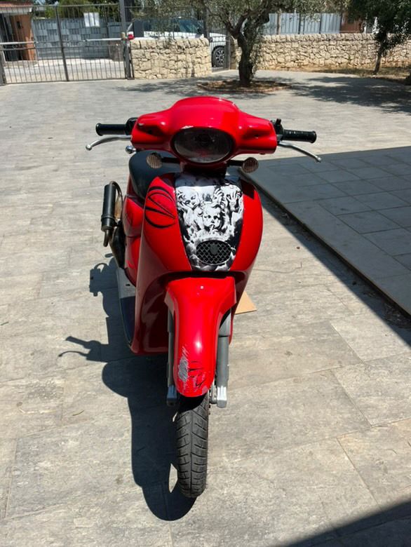 Grafica Scudo Vespa Scarabeo Personalizzata – MotoWrapDesign